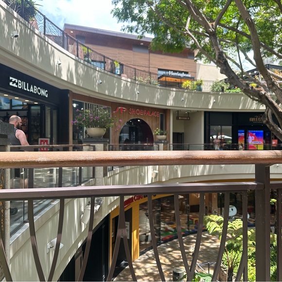 Brand New in box Exclusive Limited Design by Christian Louboutin! - Picture 4 of 5